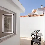 B88 - Mendonça Street * Lagos
