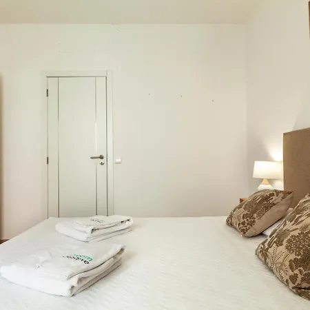 B88 - Mendonca Street Apartment