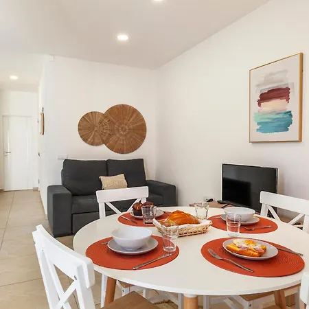 B88 - Mendonca Street Apartment *