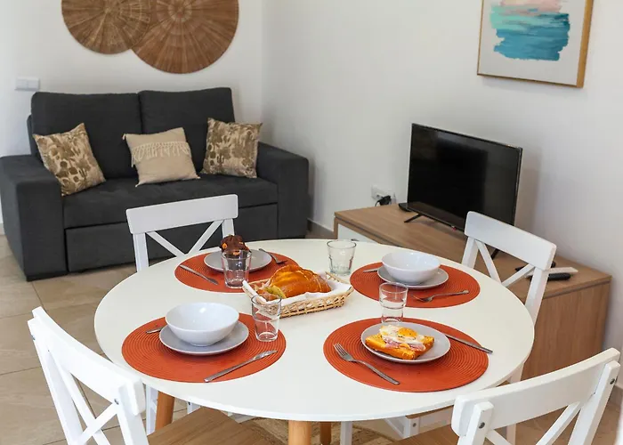 B88 - Mendonca Street *