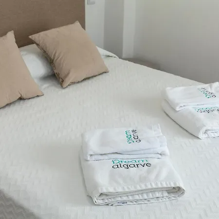 B88 - Mendonca Street Лагуш