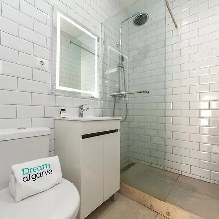 B88 - Mendonca Street *